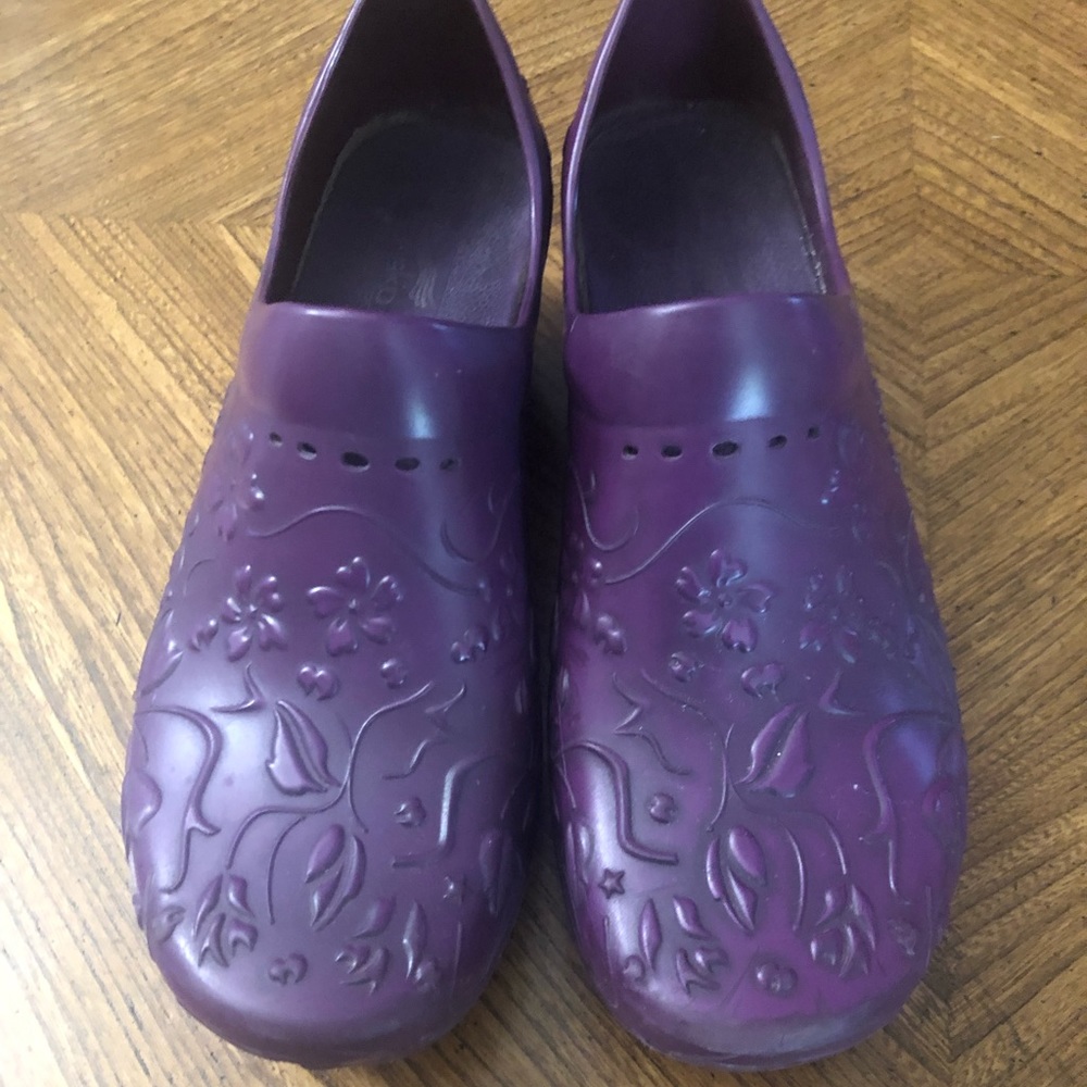 Dansko purple embossed rubber clogs